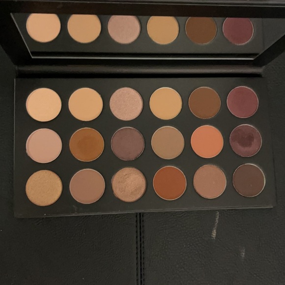 2/$50 KVD serpentina and morphe artistry palette - Picture 5 of 6